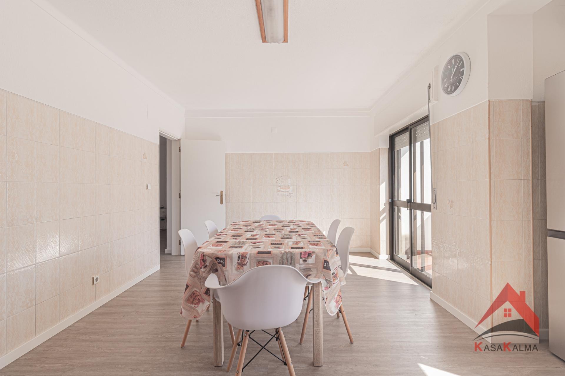 Apartamento T4 à Venda - Arrendado com Rentabilidade Garantida