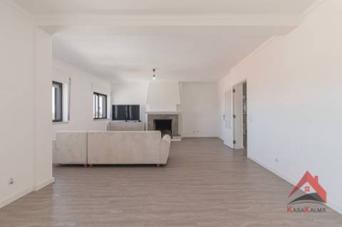 Apartamento T4 à Venda - Arrendado com Rentabilidade Garantida