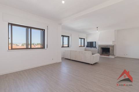 Apartamento T4 à Venda - Arrendado com Rentabilidade Garantida