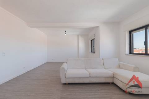 Apartamento T4 à Venda - Arrendado com Rentabilidade Garantida