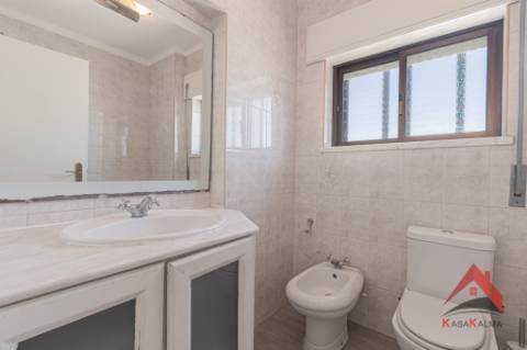 Apartamento T4 à Venda - Arrendado com Rentabilidade Garantida