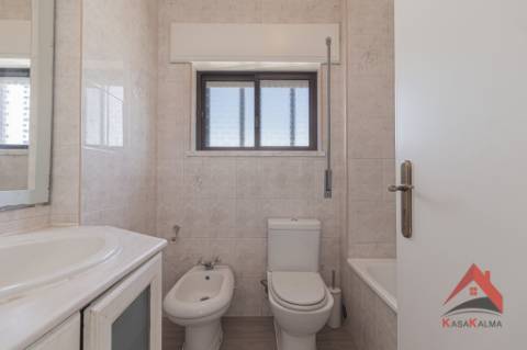 Apartamento T4 à Venda - Arrendado com Rentabilidade Garantida