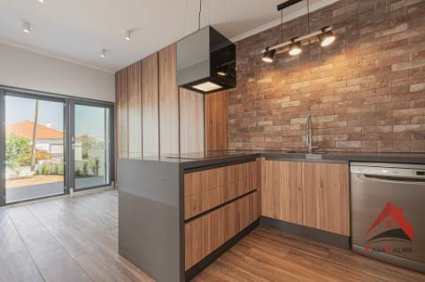 Oportunidade Única em Palmela Duas Moradias | Excelente Opção para Habitação e Investimento