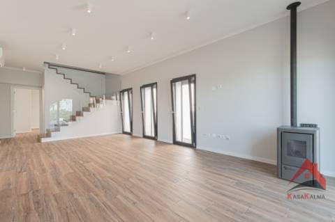 Oportunidade Única em Palmela Duas Moradias | Excelente Opção para Habitação e Investimento