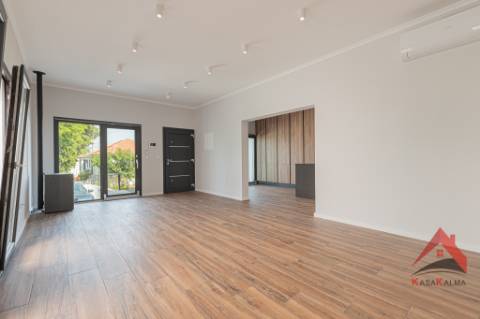 Oportunidade Única em Palmela Duas Moradias | Excelente Opção para Habitação e Investimento