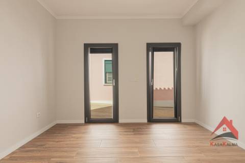 Oportunidade Única em Palmela Duas Moradias | Excelente Opção para Habitação e Investimento