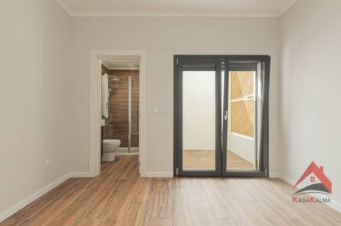 Oportunidade Única em Palmela Duas Moradias | Excelente Opção para Habitação e Investimento