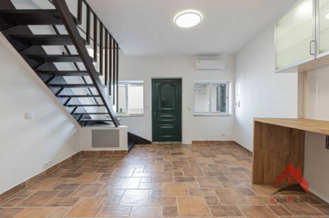 Oportunidade Única em Palmela Duas Moradias | Excelente Opção para Habitação e Investimento