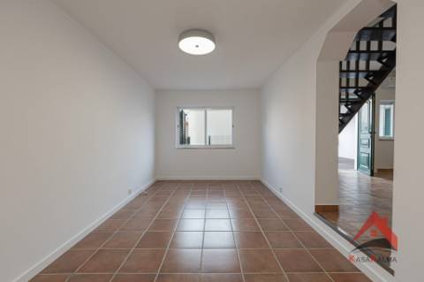 Oportunidade Única em Palmela Duas Moradias | Excelente Opção para Habitação e Investimento