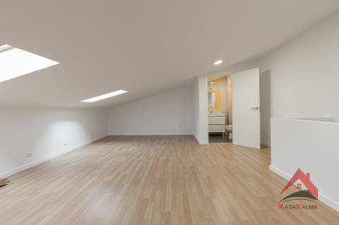 Oportunidade Única em Palmela Duas Moradias | Excelente Opção para Habitação e Investimento