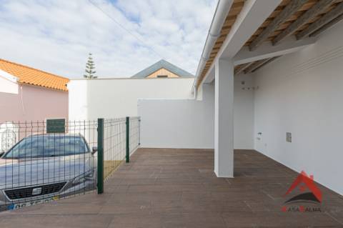 Oportunidade Única em Palmela Duas Moradias | Excelente Opção para Habitação e Investimento