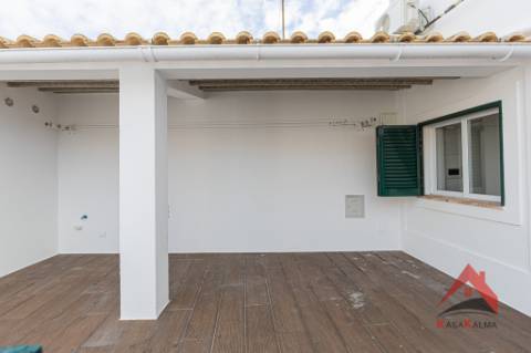 Oportunidade Única em Palmela Duas Moradias | Excelente Opção para Habitação e Investimento