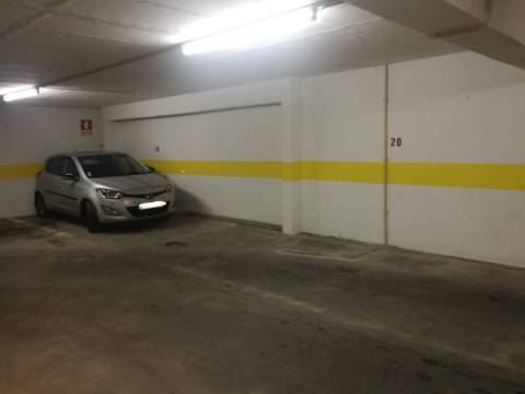 Lugares de Garagem à Venda - Laranjeiras