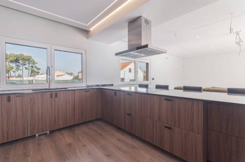 Moradia T4 Térrea com Piscina | Azeitão | Lote 750m²