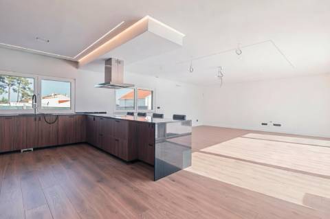 Moradia T4 Térrea com Piscina | Azeitão | Lote 750m²