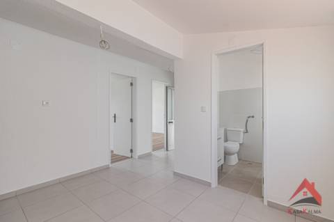 Arrenda-se T1 Totalmente Remodelado - Pronto a Habitar!
