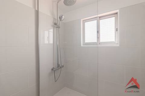 Arrenda-se T1 Totalmente Remodelado - Pronto a Habitar!