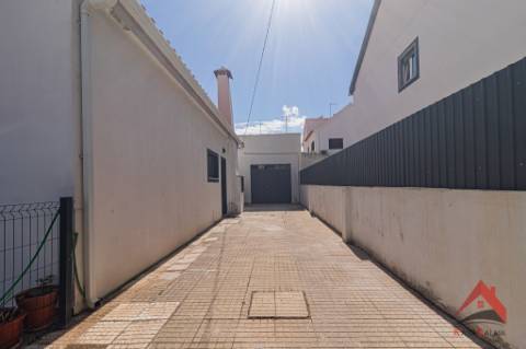 Arrenda-se T1 Totalmente Remodelado - Pronto a Habitar!