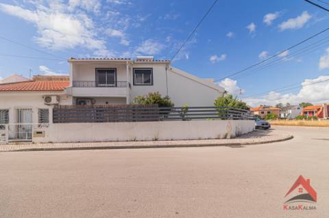 Arrenda-se T1 Totalmente Remodelado - Pronto a Habitar!