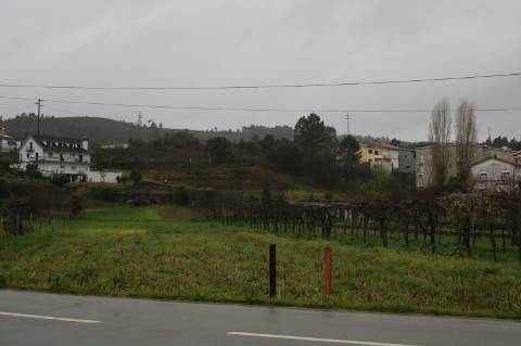 Terreno para construção de armazém ou edifício de habitação r/c e 3