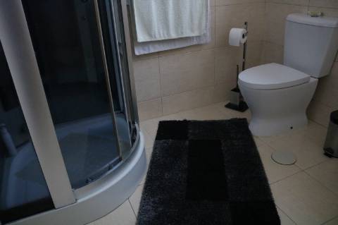 4 suites, cozinha equipada e painel solar!
