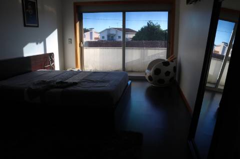 4 suites, cozinha equipada e painel solar!
