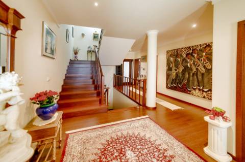 Luxo e espaço no centro da cidade de Paredes