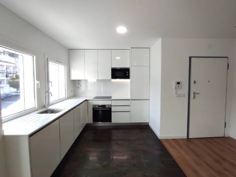 Apartamento T2, novo, em Coimbra
