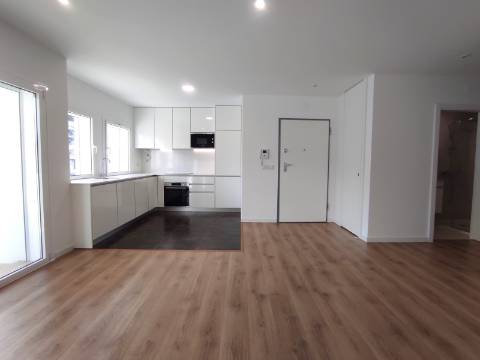 Apartamento T2, novo, em Coimbra

