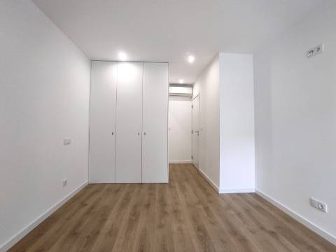 Apartamento T2, novo, em Coimbra
