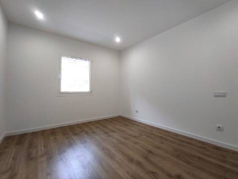 Apartamento T3, novo, em Coimbra
