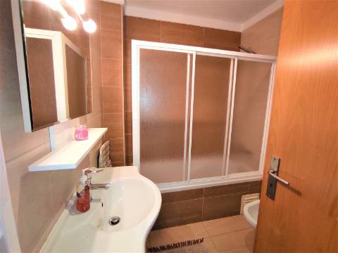 Quarto para arrendamento em São Martinho do Bispo