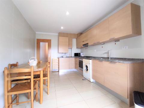 Quarto para arrendamento em São Martinho do Bispo