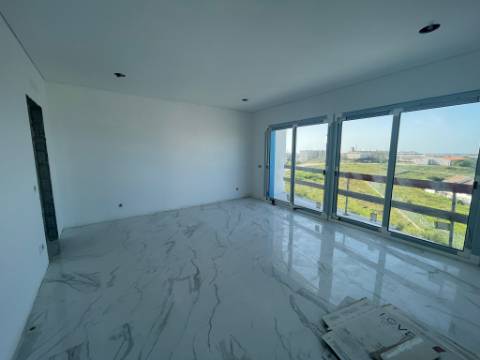 Apartamento T3, com vista mar, na Figueira da Foz