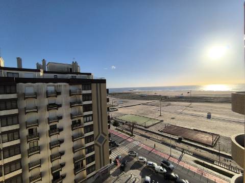 Apartamento T3, com vista mar, na Figueira da Foz
