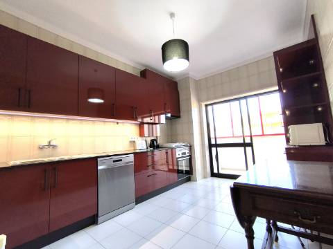 Apartamento T3, com vista mar, na Figueira da Foz