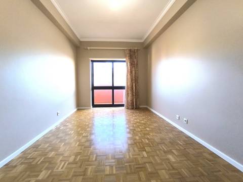 Apartamento T3, com vista mar, na Figueira da Foz