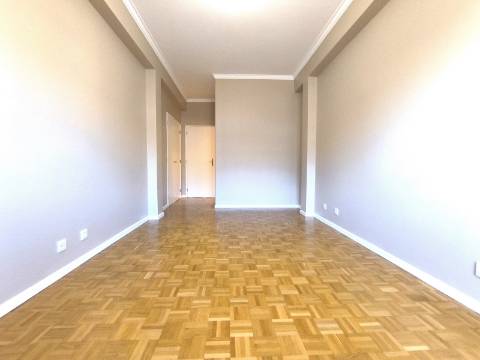 Apartamento T3, com vista mar, na Figueira da Foz