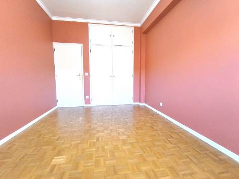 Apartamento T3, com vista mar, na Figueira da Foz