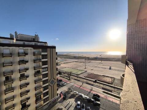 Apartamento T3, com vista mar, na Figueira da Foz