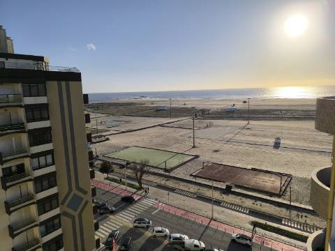 Apartamento T3, com vista mar, na Figueira da Foz