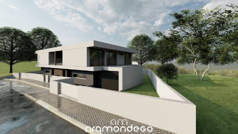 Moradia T4 nos Carvalhais