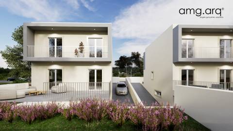 Moradia T4 em Santa Clara e Castelo Viegas