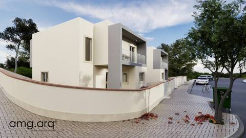 Moradia T4 em Santa Clara e Castelo Viegas