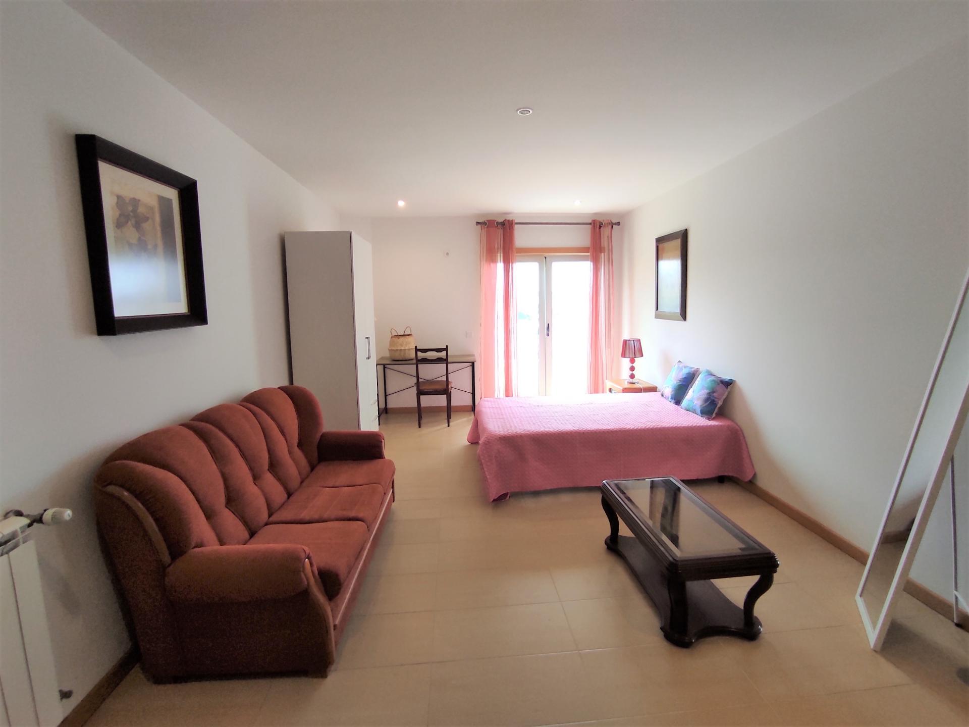 Quarto para arrendamento em São Martinho do Bispo