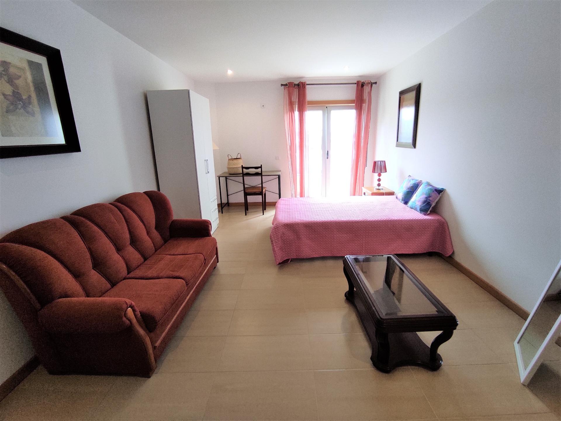 Quarto para arrendamento em São Martinho do Bispo