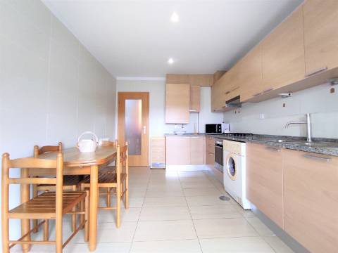 Quarto para arrendamento em São Martinho do Bispo