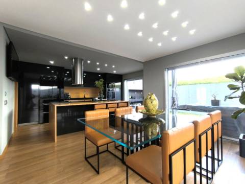 Moradia T5 + 1 em Antanhol, Coimbra