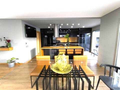 Moradia T5 + 1 em Antanhol, Coimbra