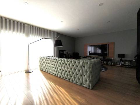 Moradia T5 + 1 em Antanhol, Coimbra